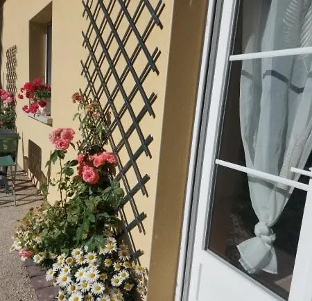 Les Nids De La Baie Bed & Breakfast Favieres  Exterior photo