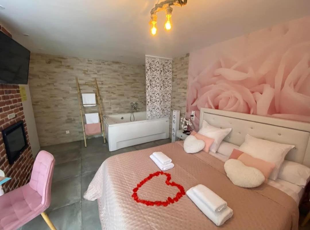 Les Nids De La Baie Bed & Breakfast