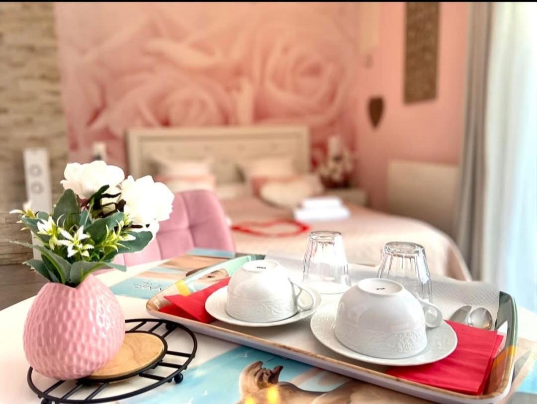 Les Nids De La Baie Bed & Breakfast Favières